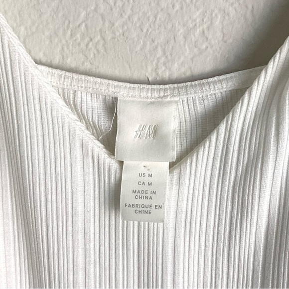 SUMMER CLOSEOUT ☀️ \H&M\• White Crop Tank - Picture 11 of 13